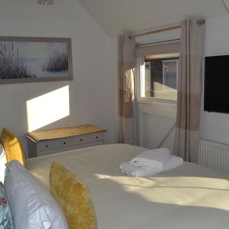 Frinton Escapes - The Cottage Bagian luar foto